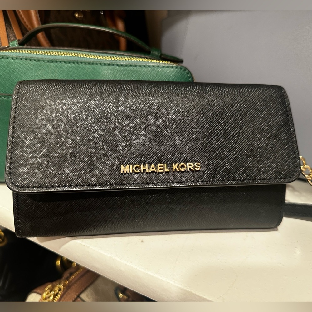MK Sling bag